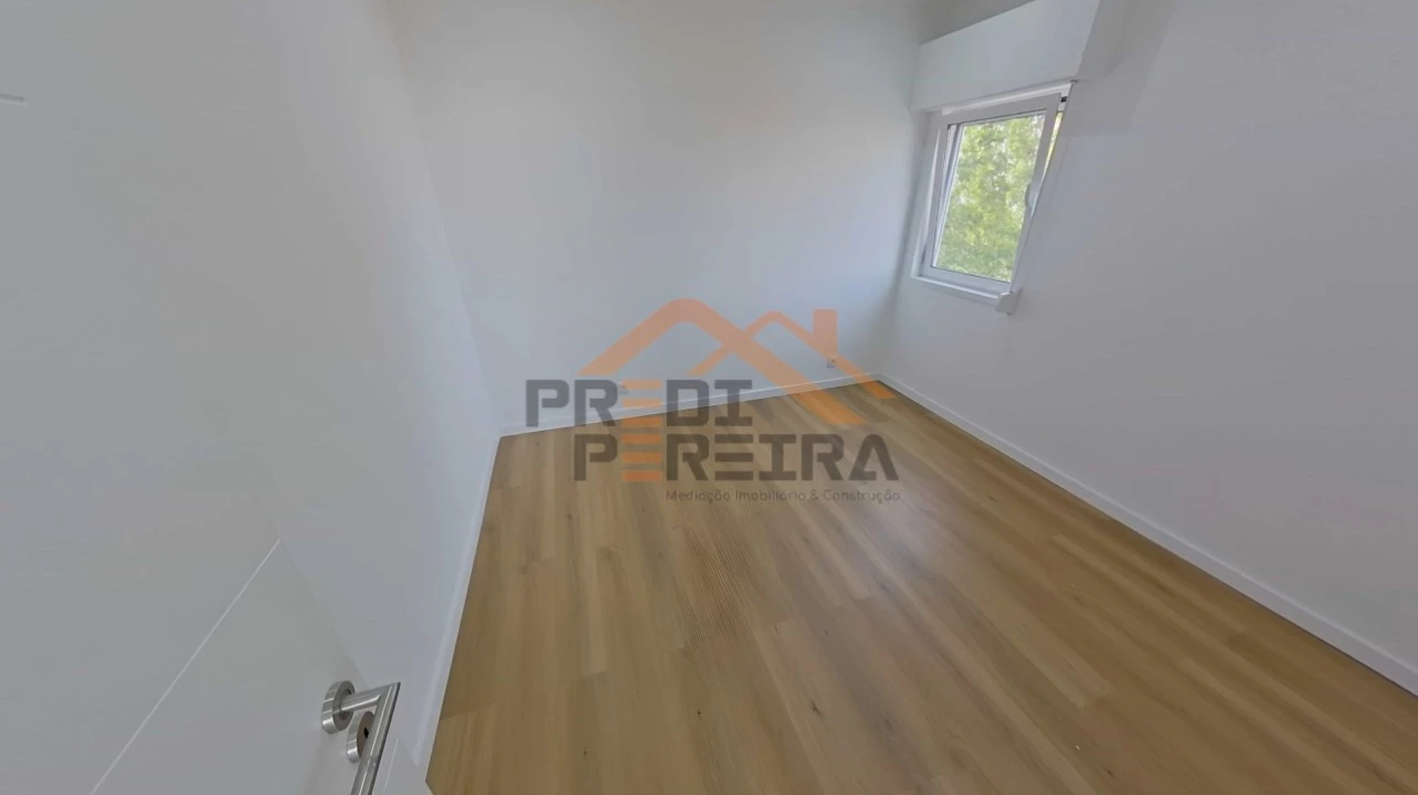 Apartamento T1 para Venda em Águas Livres Foto 19