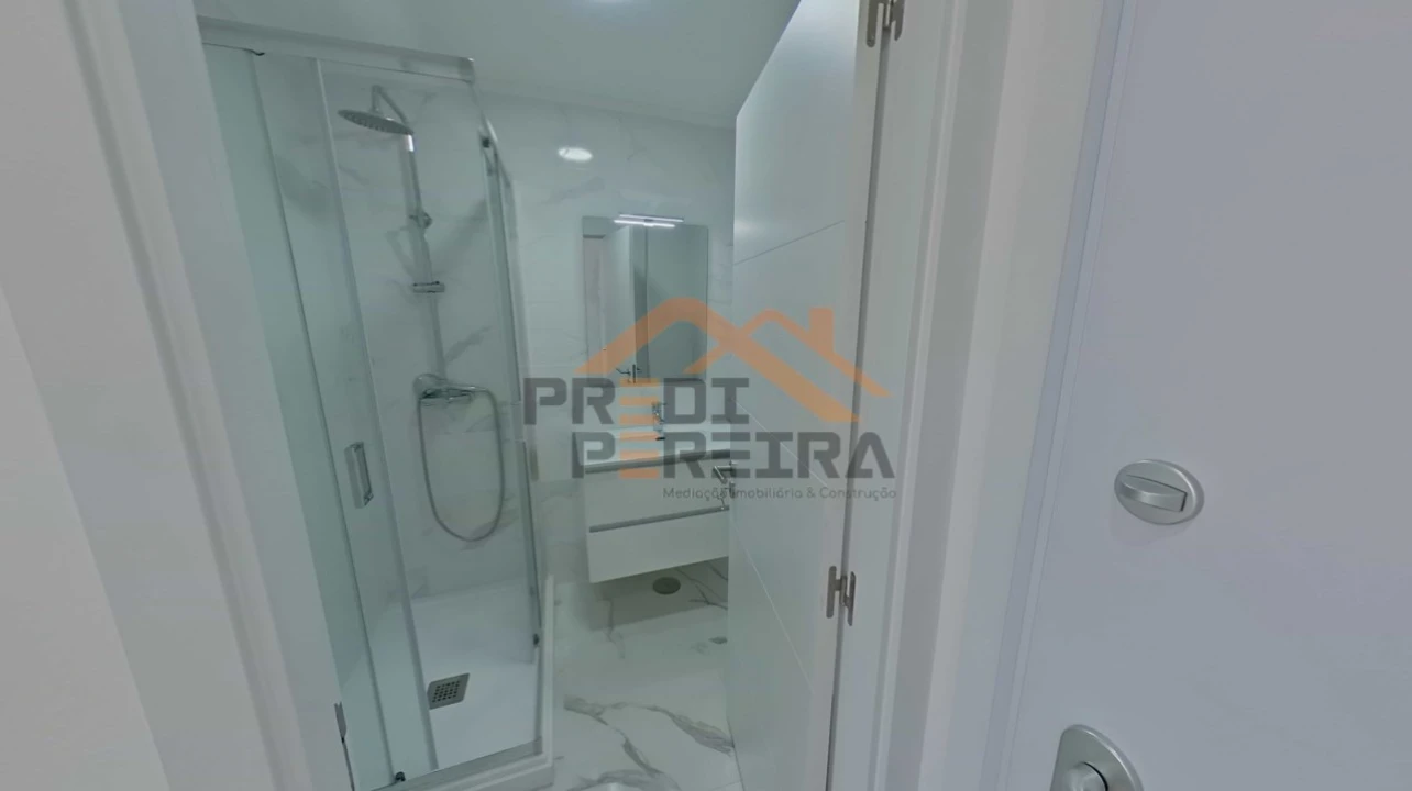Apartamento T1 para Venda em Águas Livres Foto 20