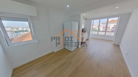 Apartamento T1 para Venda em Águas Livres