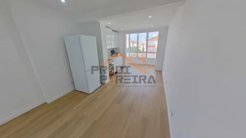 Apartamento T1 para Venda em Águas Livres