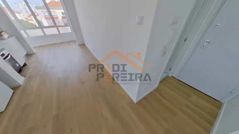 Apartamento T1 para Venda em Águas Livres