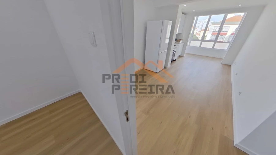 Apartamento T1 para Venda em Águas Livres Foto 12