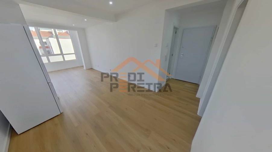 Apartamento T1 para Venda em Águas Livres Foto 13