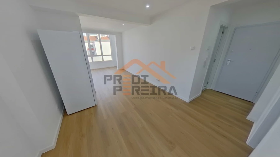 Apartamento T1 para Venda em Águas Livres Foto 14