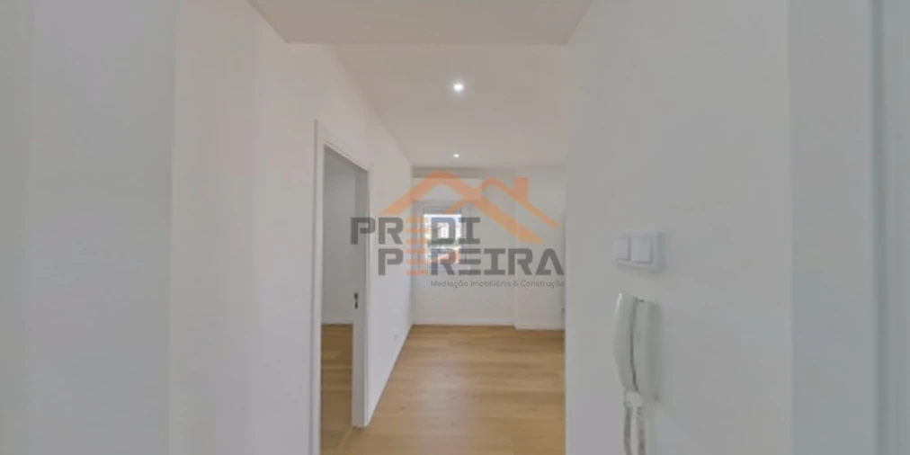 Apartamento T1 para Venda em Águas Livres Foto 18
