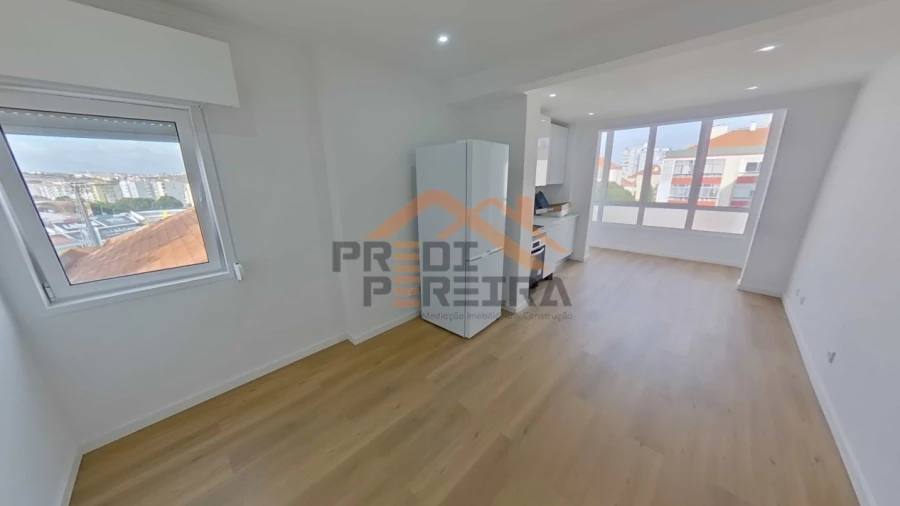 Apartamento T1 para Venda em Águas Livres