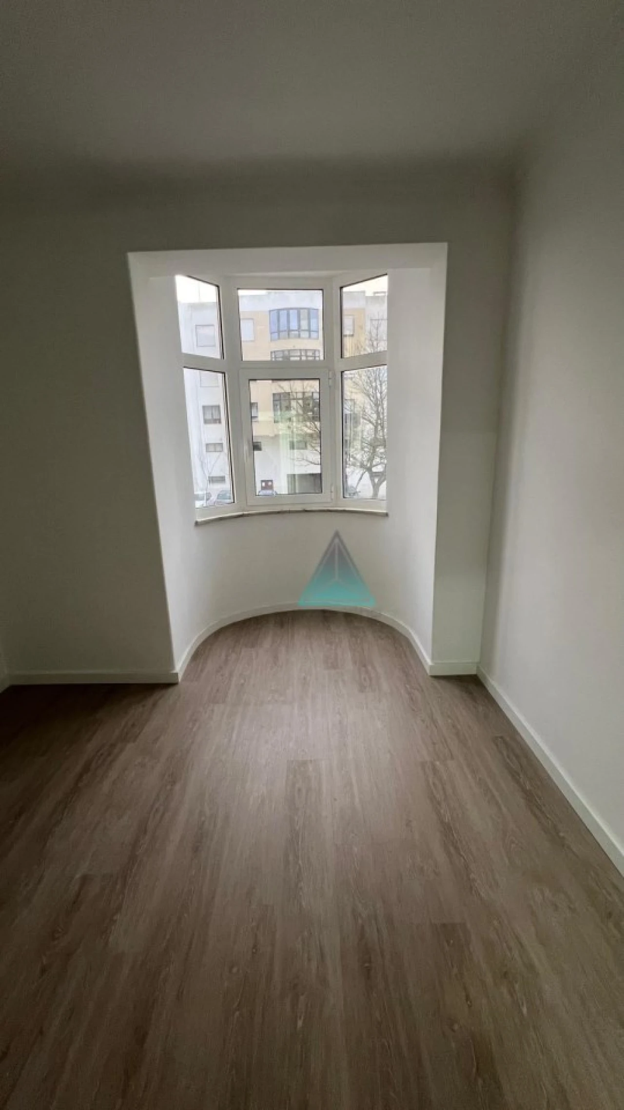 Apartamento T1 para Arrendamento em Laranjeiro e Feijó Foto 15