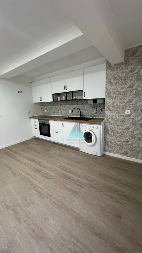 Apartamento T1 para Arrendamento em Laranjeiro e Feijó