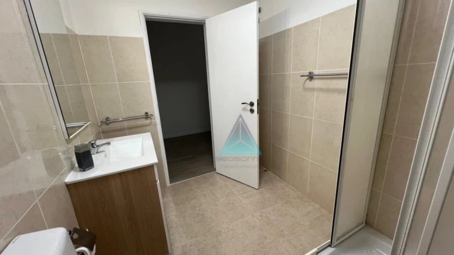 Apartamento T1 para Arrendamento em Laranjeiro e Feijó Foto 21