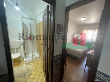 Quarto para Arrendamento em Amora
