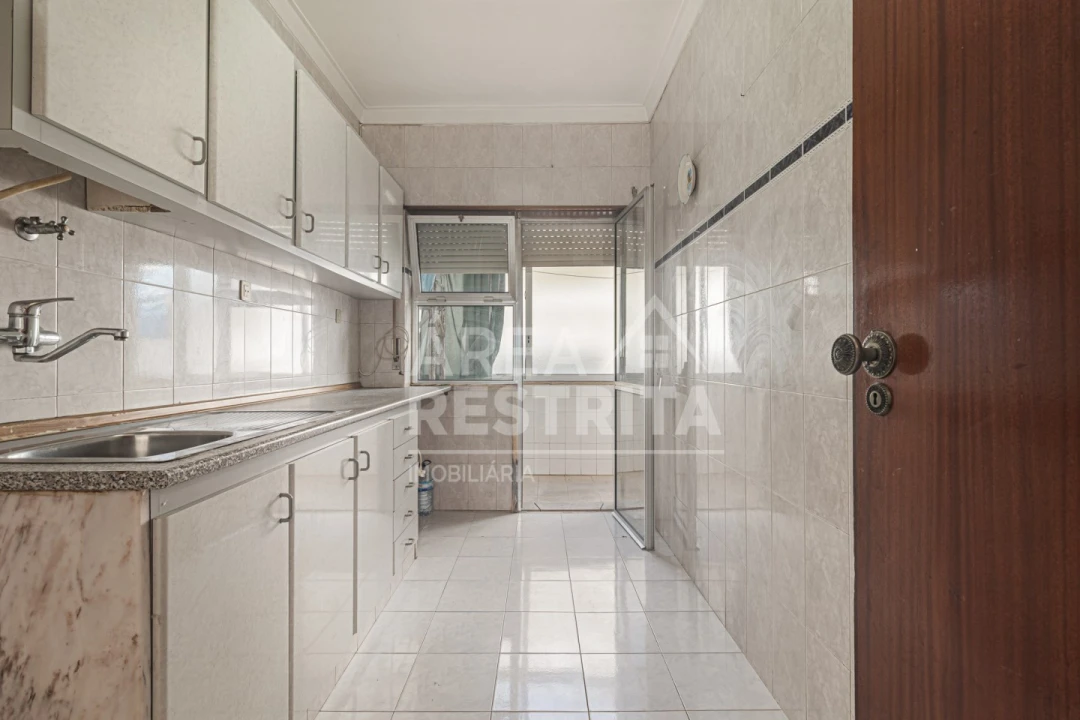 Apartamento T2 para Venda em Amora Foto 13