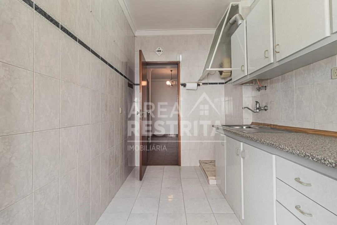 Apartamento T2 para Venda em Amora Foto 14