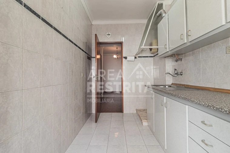 Apartamento T2 para Venda em Amora Foto 14