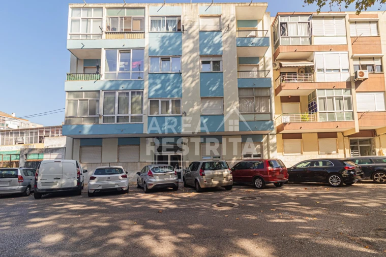 Apartamento T2 para Venda em Amora Foto 18