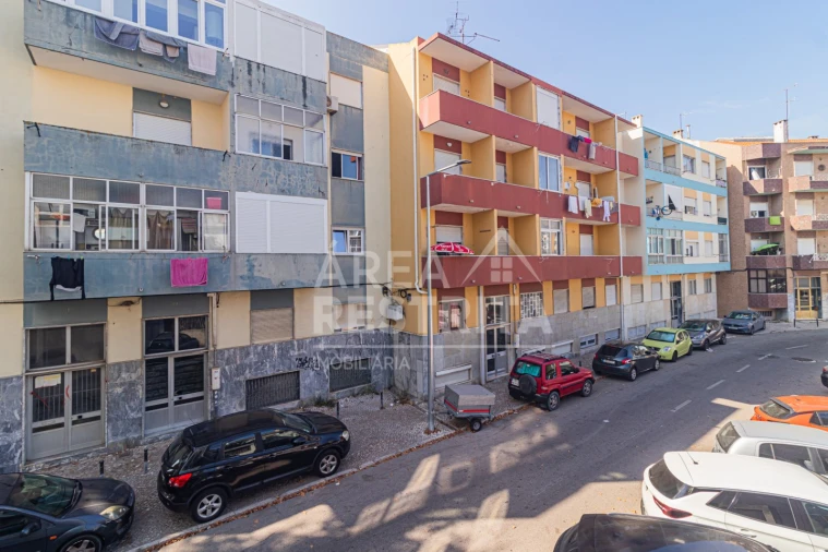 Apartamento T2 para Venda em Amora Foto 19