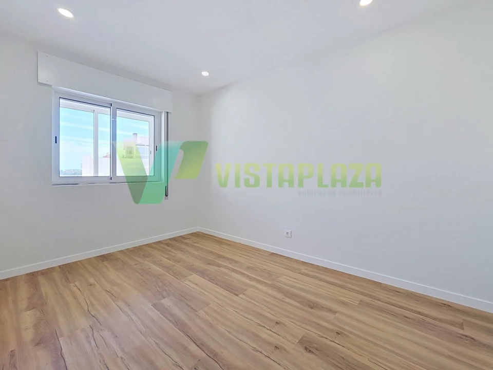 Apartamento T2 para Venda em Lagoa e Carvoeiro Foto 17