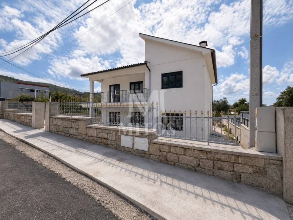 Moradia T6 para Venda em Vila Franca Foto 1