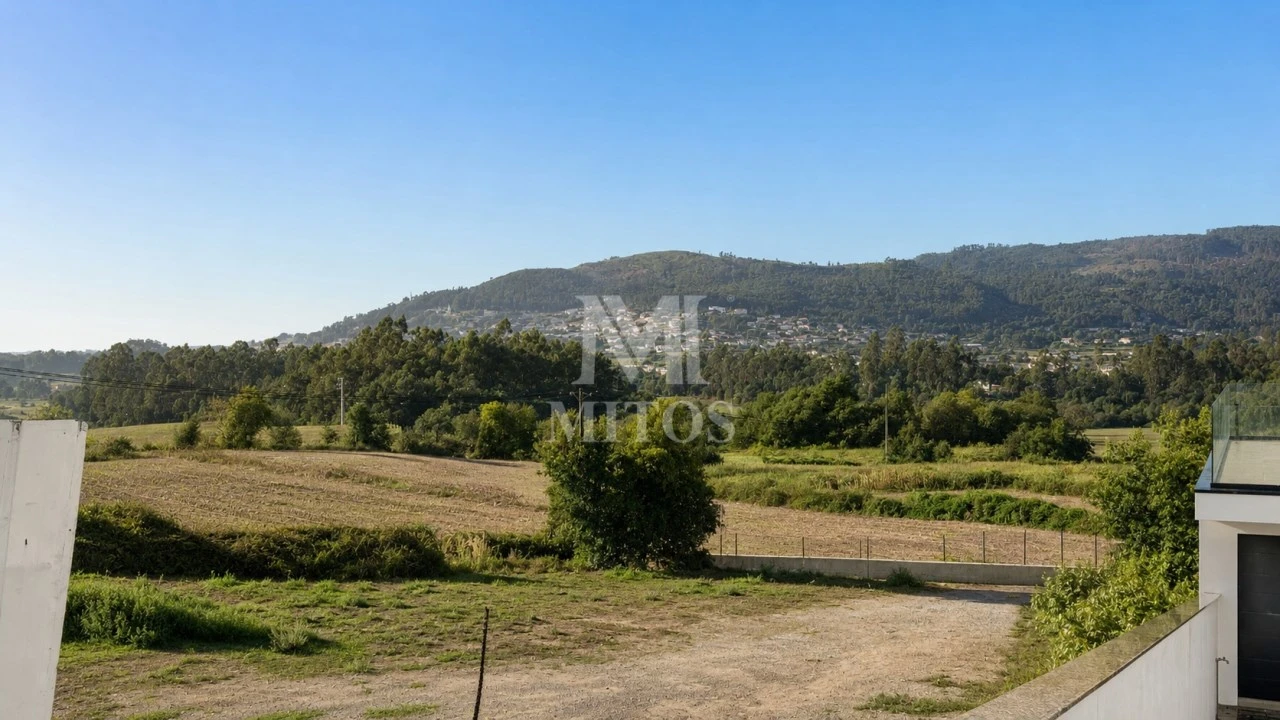 Moradia T3 para Venda em Cossourado Foto 4