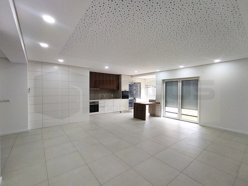 Apartamento T2 para Arrendamento em Glória e Vera Cruz Foto 1