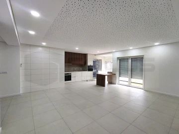 Apartamento T2 para Arrendamento em Glória e Vera Cruz