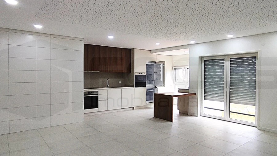 Apartamento T2 para Arrendamento em Glória e Vera Cruz