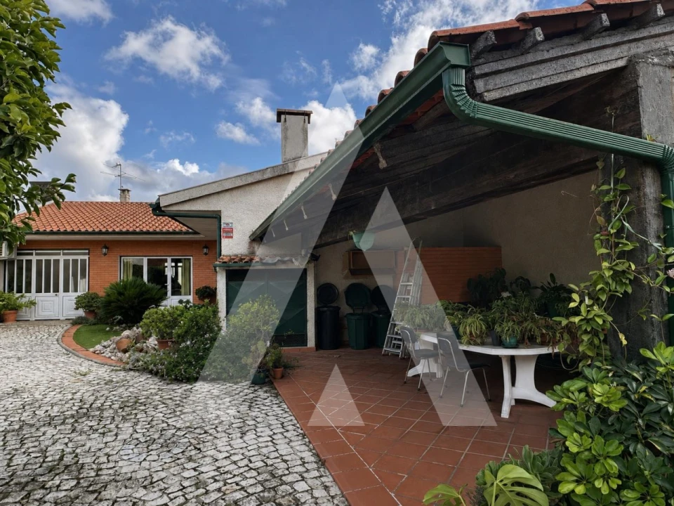 Moradia T2 para Venda em Oiã Foto 4