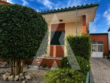 Moradia T2 para Venda em Oiã