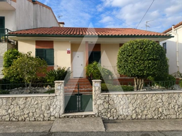 Moradia T2 para Venda em Oiã