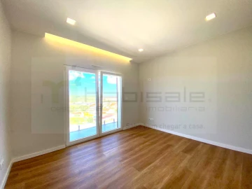Moradia T3 para Venda em Almargem do Bispo, Pêro Pinheiro e Montelavar