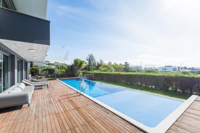 Moradia T6 para Venda em Queluz e Belas