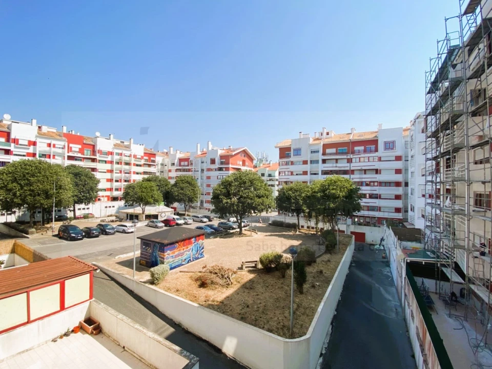 Apartamento T2 para Venda em Algueirão-Mem Martins Foto 12