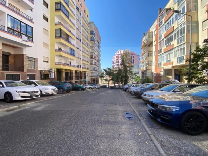 Apartamento T2 para Venda em Algueirão-Mem Martins Foto 30