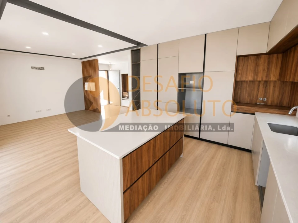 Moradia T4 para Venda em Fernao Ferro Foto 4
