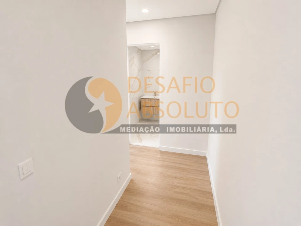 Moradia T4 para Venda em Fernao Ferro Foto 12
