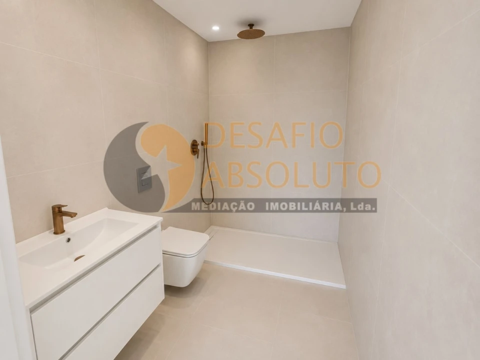Moradia T4 para Venda em Fernao Ferro Foto 22