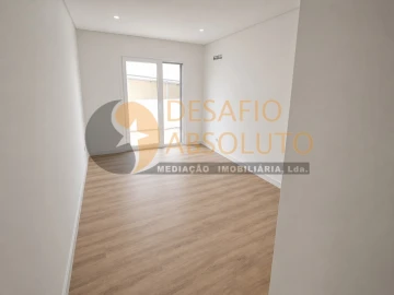 Moradia T4 para Venda em Fernao Ferro