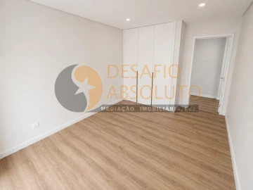 Moradia T4 para Venda em Fernao Ferro