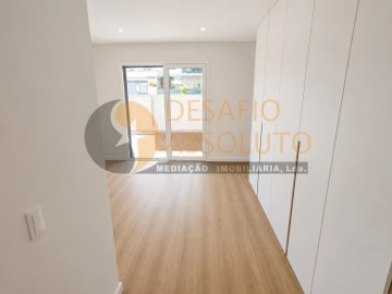 Moradia T4 para Venda em Fernao Ferro