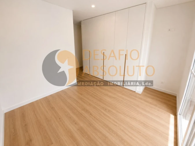 Moradia T4 para Venda em Fernao Ferro Foto 14