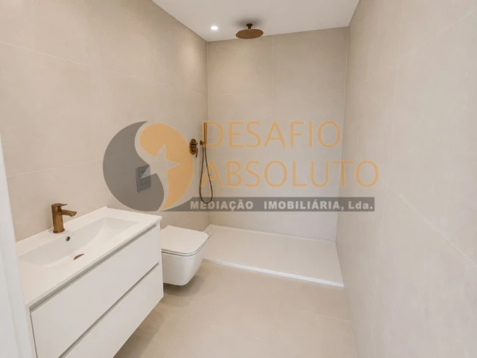 Moradia T4 para Venda em Fernao Ferro Foto 22