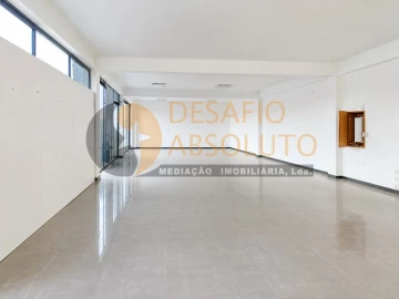 Armazém para Venda em Quinta do Anjo