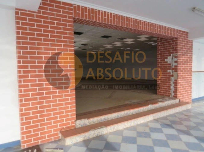Armazém para Venda em Quinta do Anjo Foto 11
