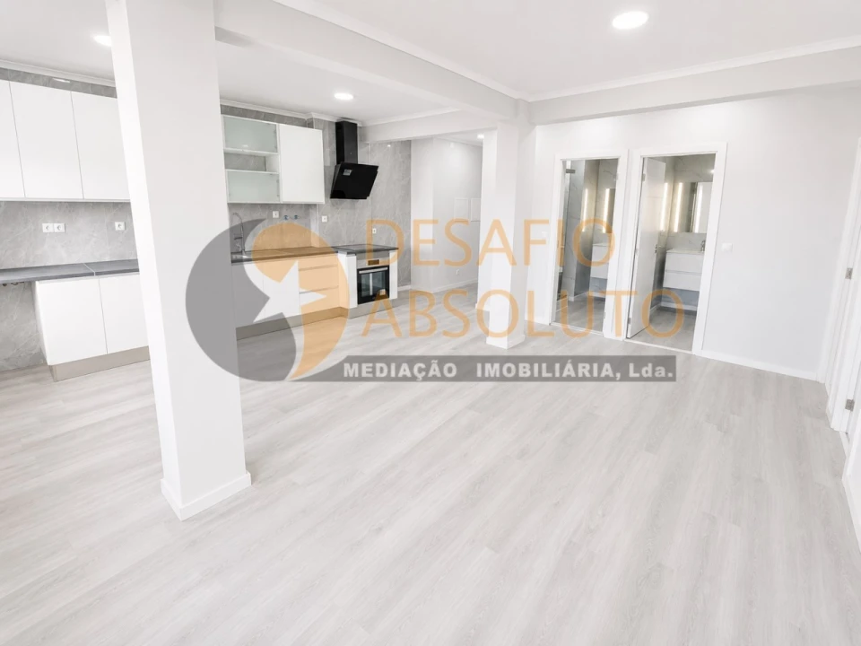 Apartamento T2 para Venda em Setubal (São Sebastião) Foto 1