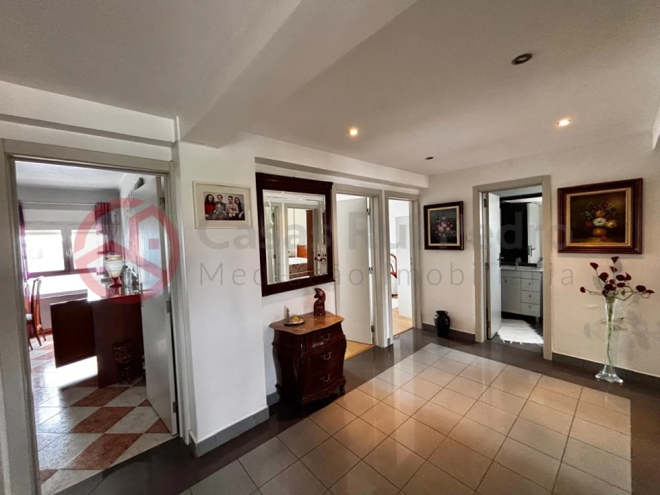 Apartamento T4 para Venda em Marvila Foto 3