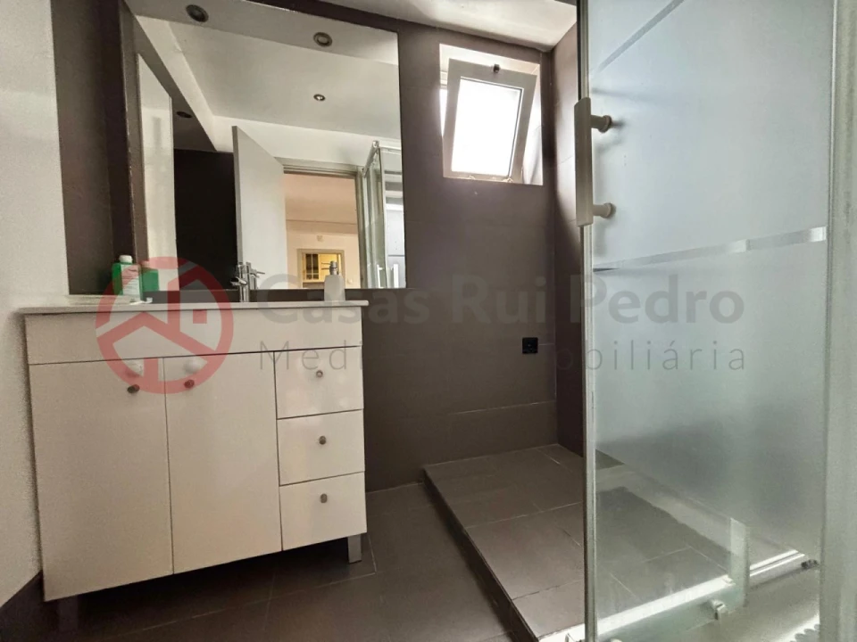 Apartamento T4 para Venda em Marvila Foto 22
