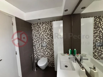 Apartamento T4 para Venda em Marvila
