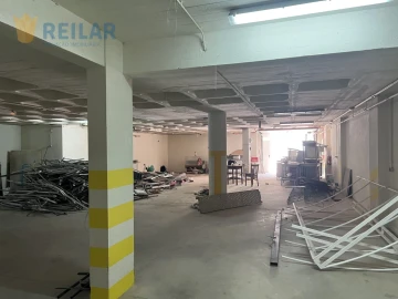 Armazém para Venda em Vialonga