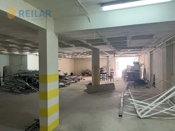 Armazém para Venda em Vialonga Foto 4