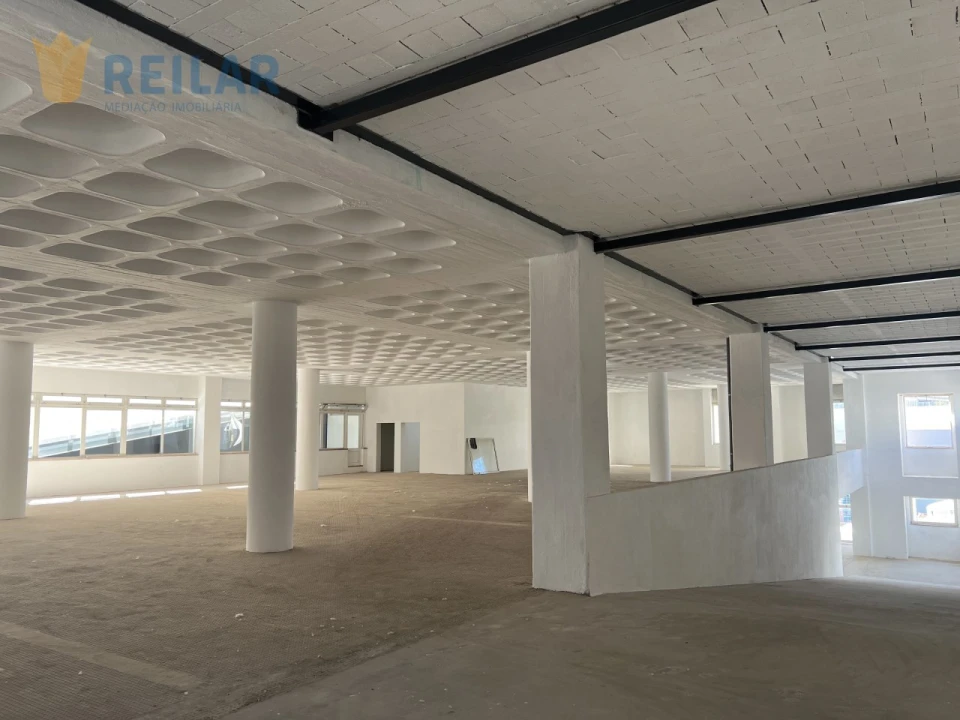 Armazém para Venda em Sacavém e Prior Velho Foto 1