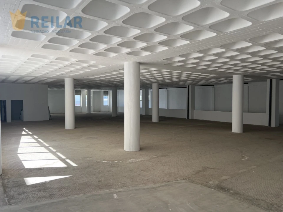 Armazém para Venda em Sacavém e Prior Velho Foto 10